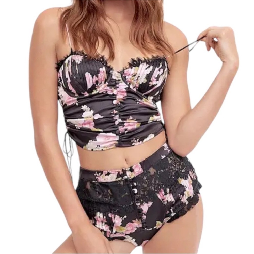 For Love And Lemons x VS Floral Lace Bustier - Black and Pink